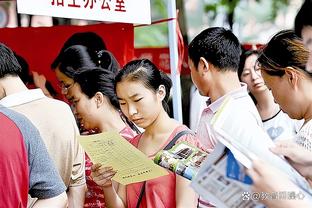 舒梅切尔：霍伊伦在曼联几乎只能自己造机会，但这次是个团队进球